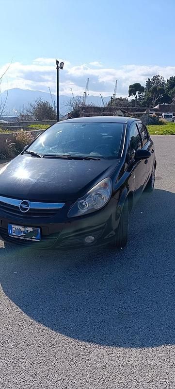 Usata Opel Corsa 2011 Nero Utilitaria