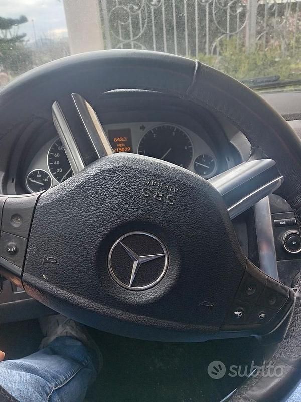 Usata Mercedes B200 140 CV (102 kW) 2009 Nero Monovolume