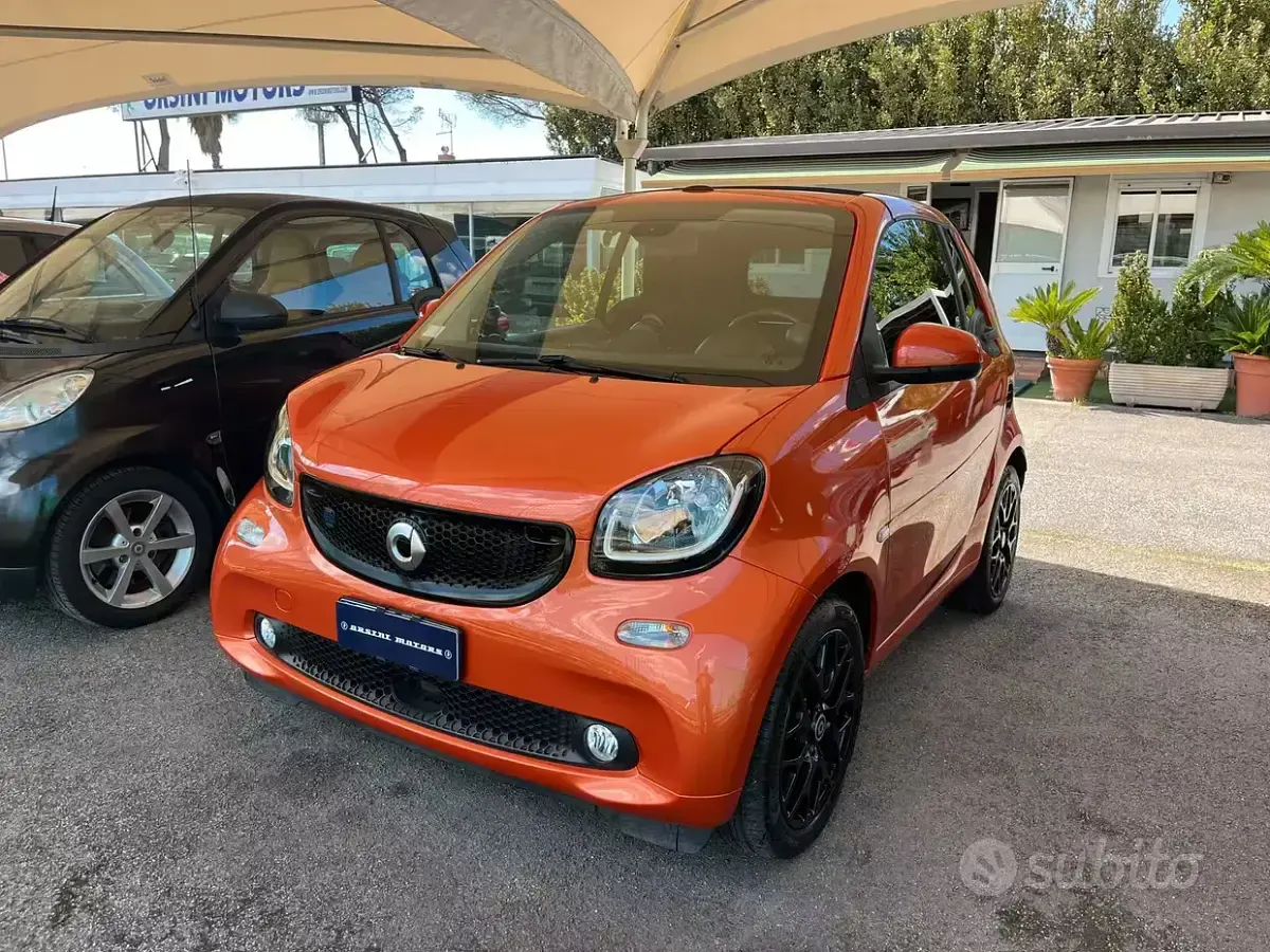 Usata Smart ForTwo Electric Drive Prime 41 kW (56 CV) 2020 Arancione Cabrio