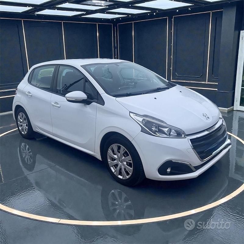 Usata Peugeot 208 Allure 68 CV (50 kW) 2016 Bianco Utilitaria