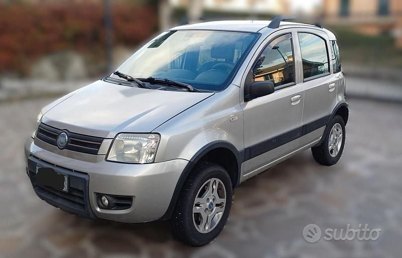 Usata Fiat Panda Climbing 70 CV (51 kW) 2005 Grigio SUV