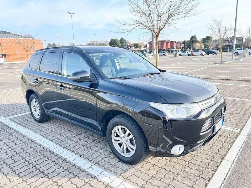 Usata Mitsubishi Outlander 150 CV (110 kW) 2013 Nero SUV