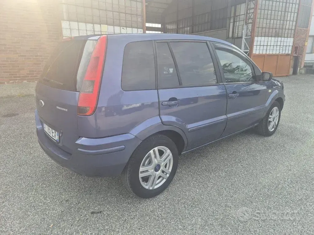 Usata Ford Fusion 68 CV (50 kW) 2005 Blu Utilitaria
