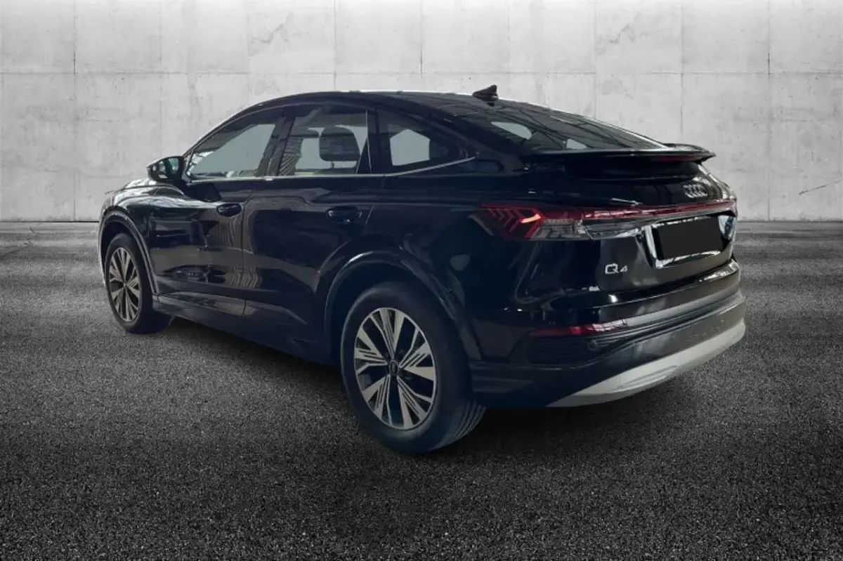 Usata Audi Q4 e-tron 69 kW (95 CV) 2023 Nero SUV