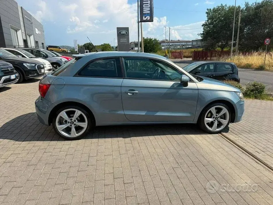 Usata Audi A1 Ambition 105 CV (77 kW) 2011 Bluazzurro Utilitaria