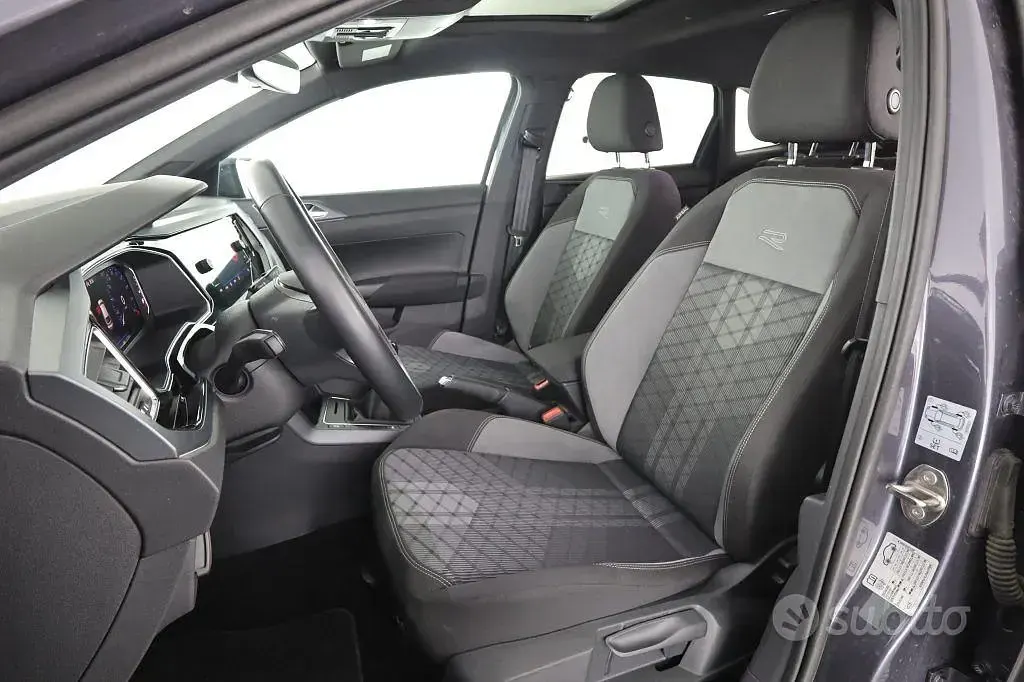 Usata VW Taigo R-line 116 CV (85 kW) 2025 Grigio SUV
