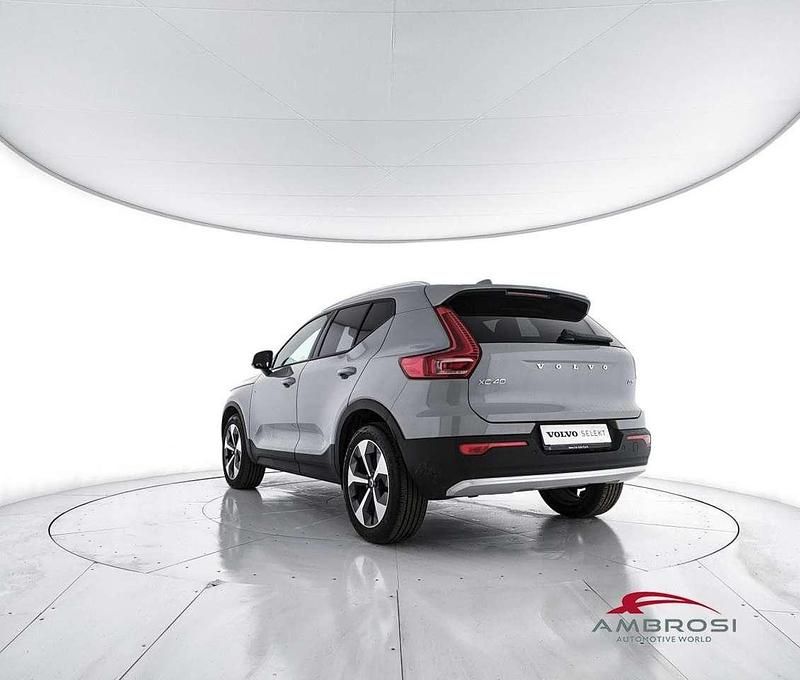 Usata Volvo XC40 Core 163 CV (119 kW) 2025 Grigio SUV