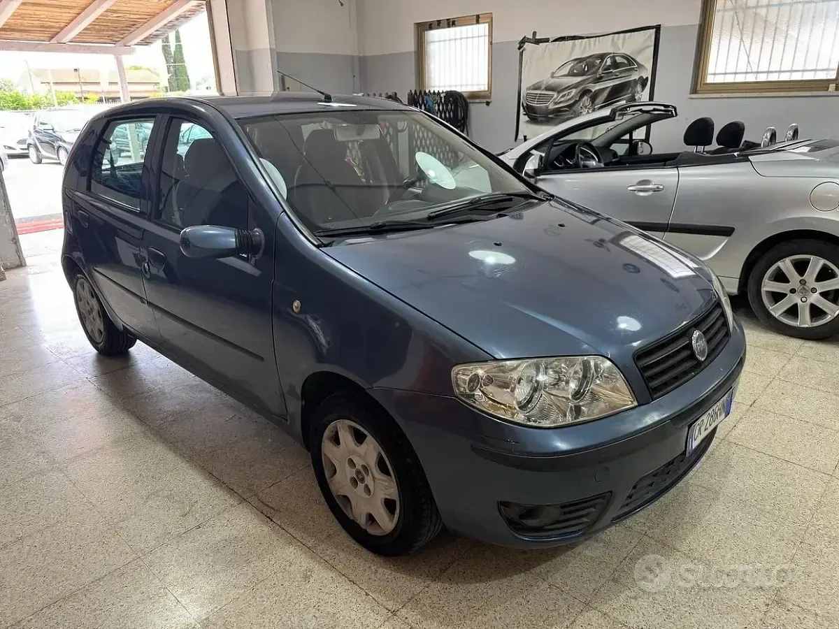 Usata Fiat Punto 60 CV (44 kW) 2005 Grigio Utilitaria