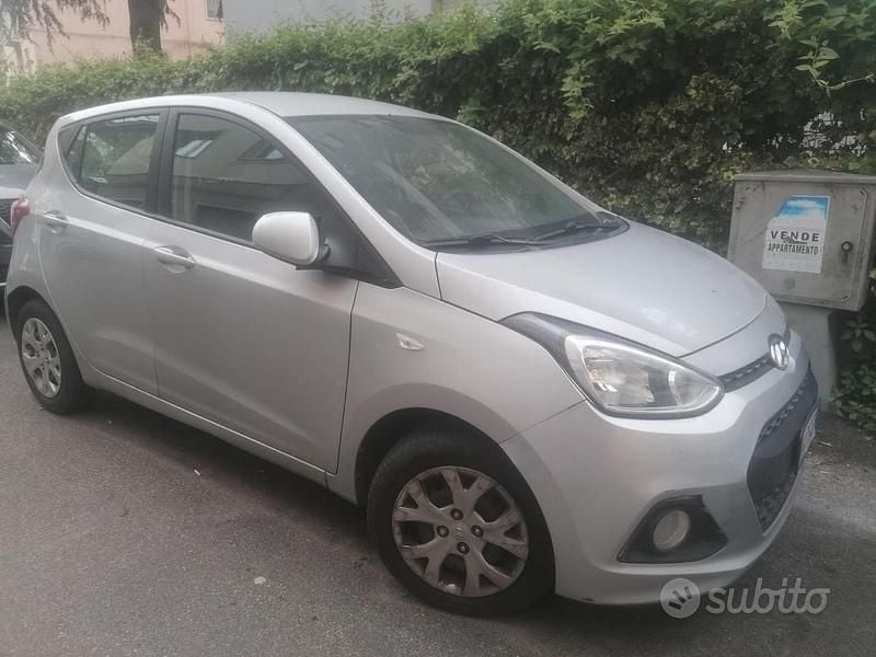 Usata Hyundai i10 67 CV (49 kW) 2016 Grigio Utilitaria
