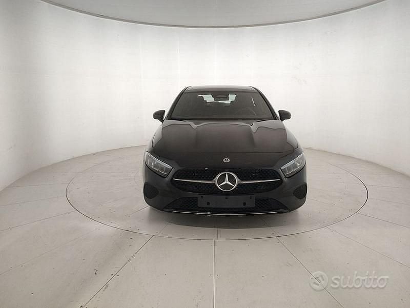 Nuova Mercedes E250 2025 Nero Berlina