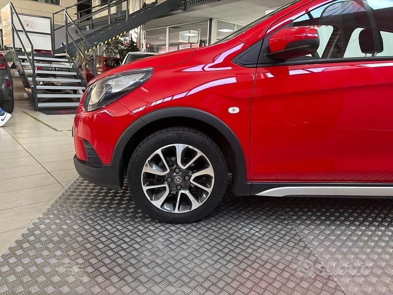 Usata Opel Karl Rocks 73 CV (53 kW) 2019 Rosso Utilitaria