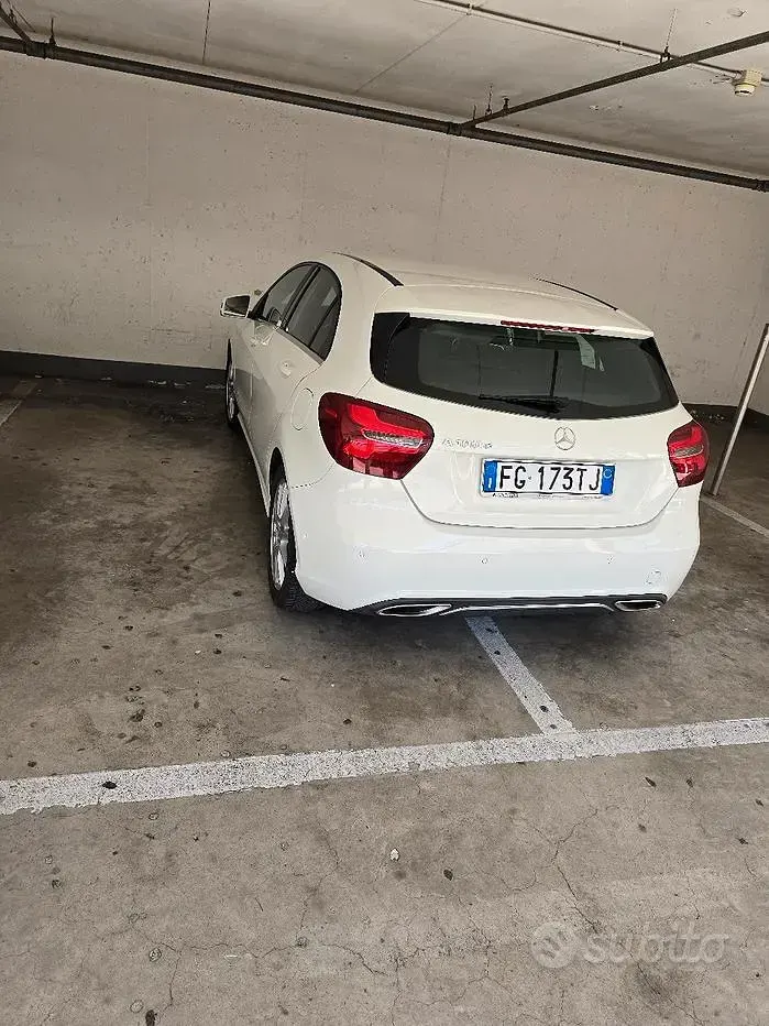 Usata Mercedes A180 114 CV (83 kW) 2016 Bianco Utilitaria