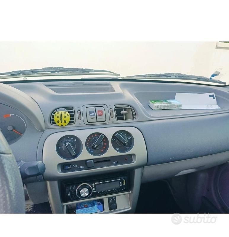 Occasion Nissan Micra 2001 Blanc Citadine