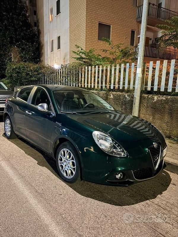 Usata Alfa Romeo Giulietta 120 CV (88 kW) 2019 Verde Utilitaria