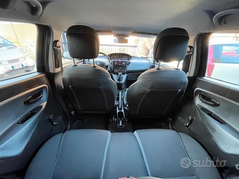 Usata Lancia Ypsilon Silver 69 CV (50 kW) 2015 Blu Utilitaria