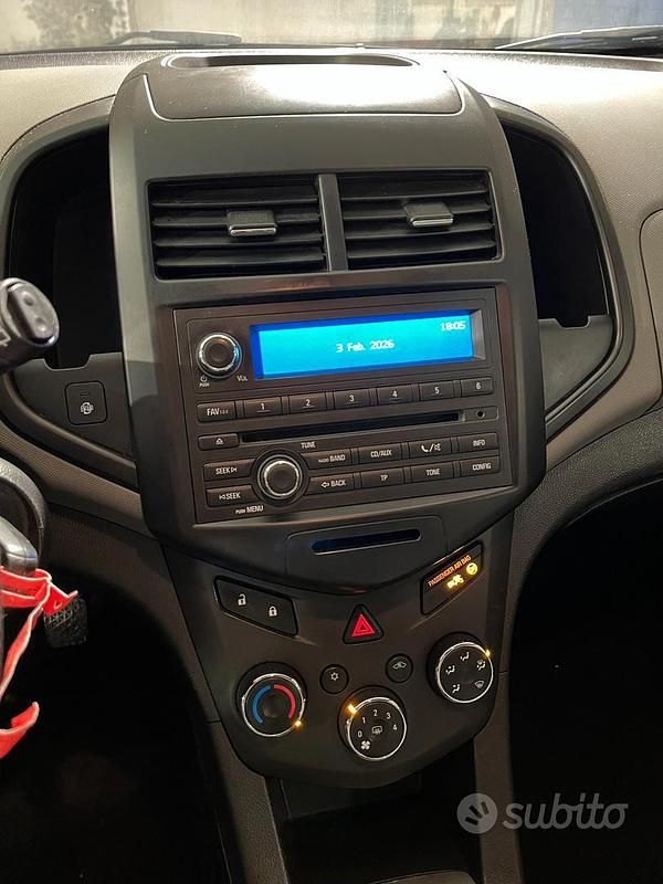 Usata Chevrolet Aveo LS 85 CV (62 kW) 2011 Bianco Berlina