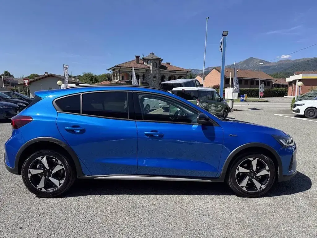 Usata Ford Focus Active X 125 CV (91 kW) 2022 Blu Berlina