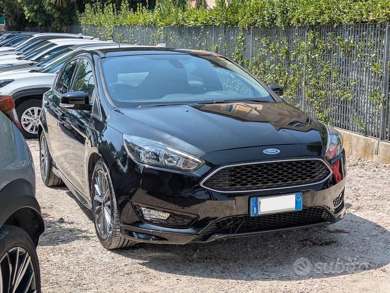 Usata Ford Focus 120 CV (88 kW) 2018 Nero Berlina
