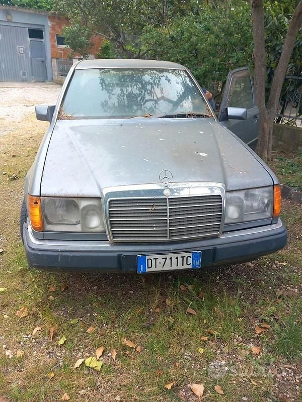 Usata Mercedes C200 Elegance 184 CV (135 kW) 2008 Blu Berlina