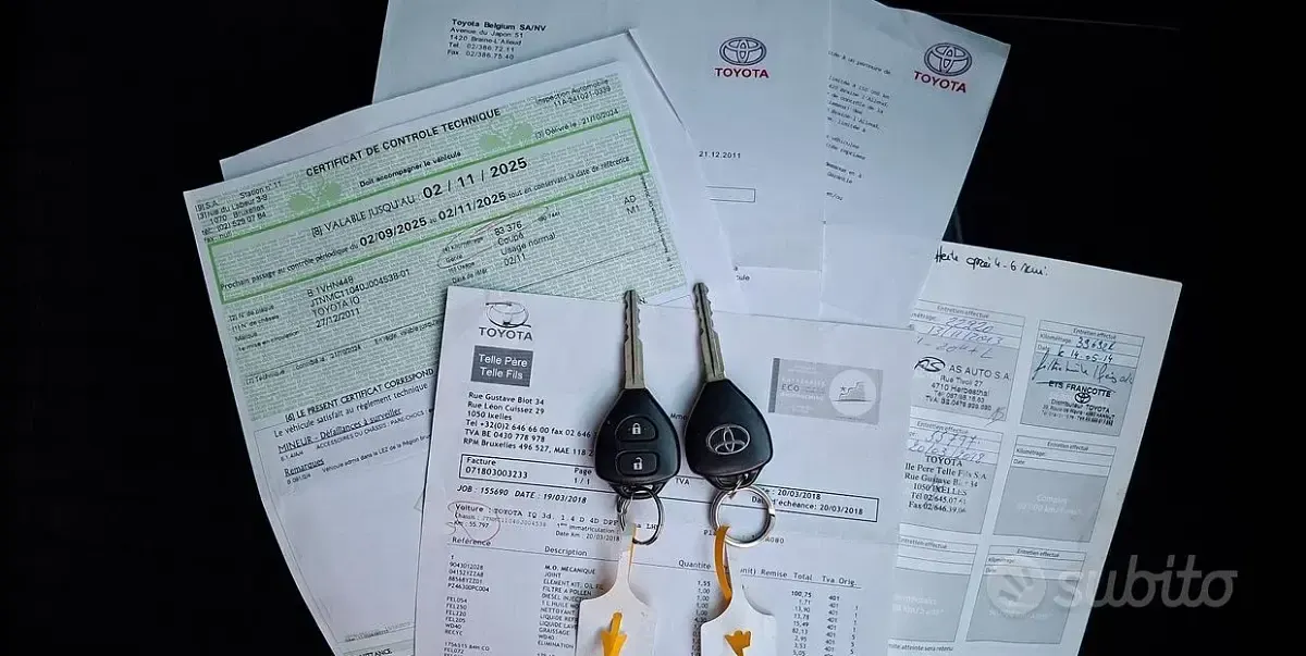 Usata Toyota iQ 90 CV (66 kW) 2011 Grigio Utilitaria