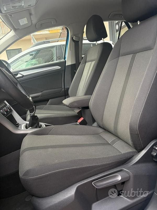 Usata VW T-Roc Life 110 CV (80 kW) 2023 Blu SUV
