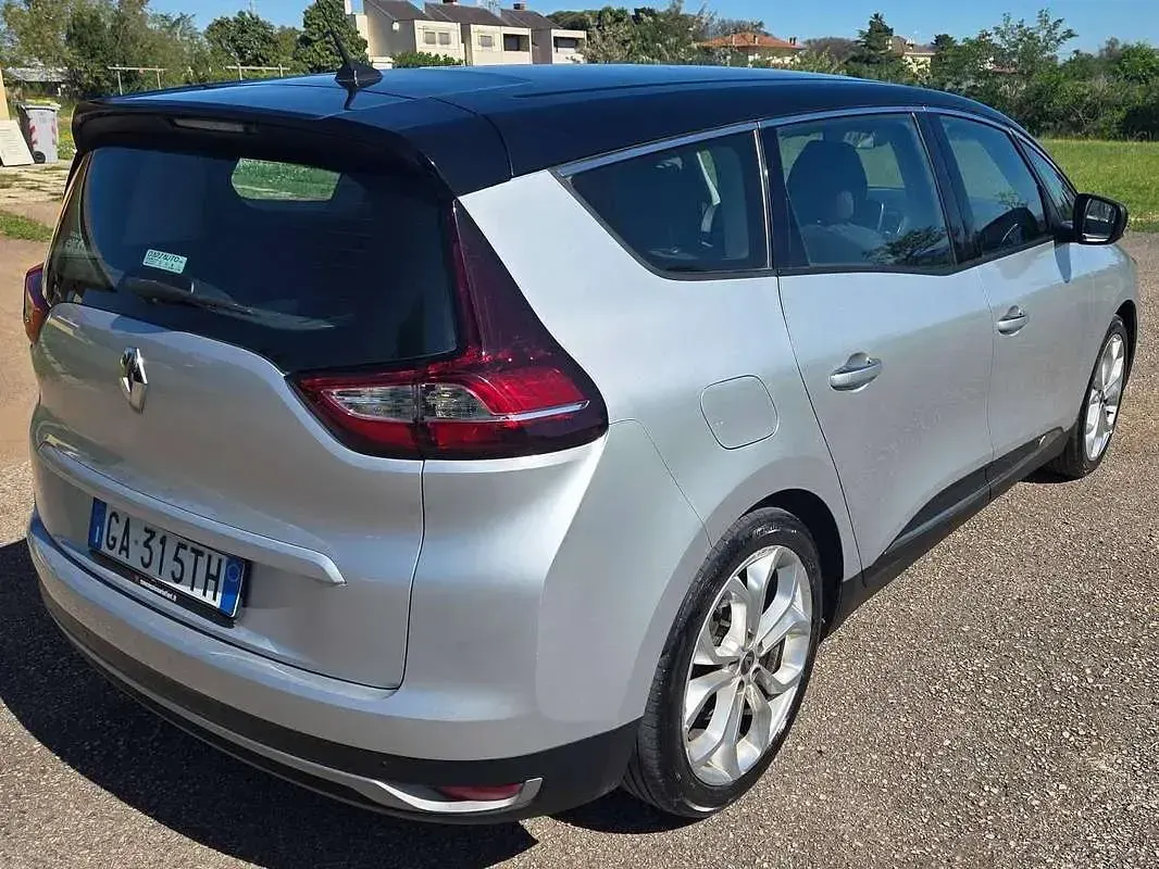 Usata Renault Grand Scénic IV 120 CV (88 kW) 2020 Argento Monovolume