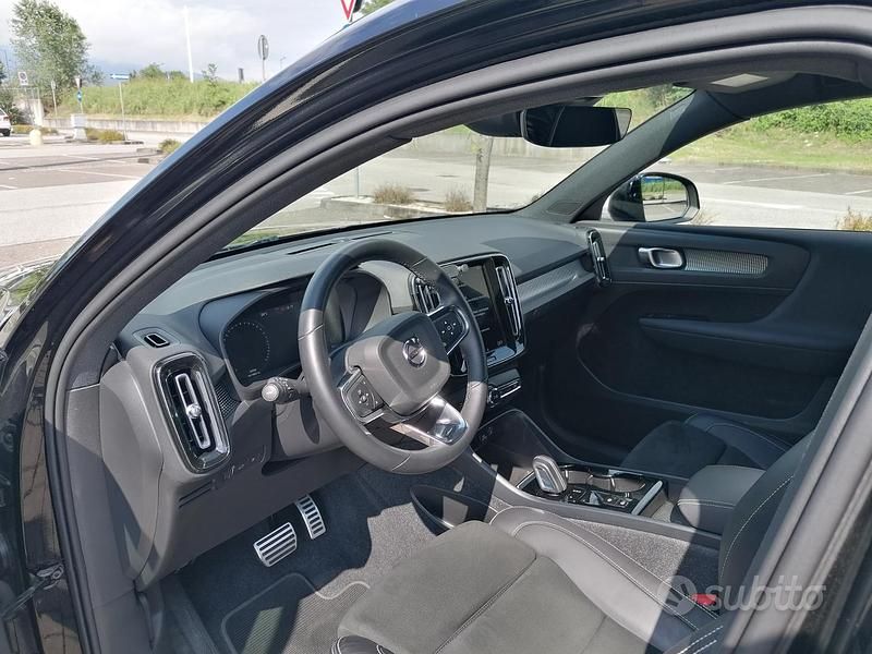 Usata Volvo XC40 R-Design 180 CV (132 kW) 2021 Nero SUV