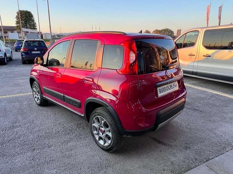 Usata Fiat Panda 4x4 S 95 CV (69 kW) 2016 Rosso Utilitaria
