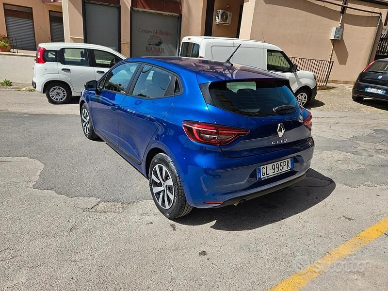 Usata Renault Clio V 91 CV (66 kW) 2022 Blu Berlina