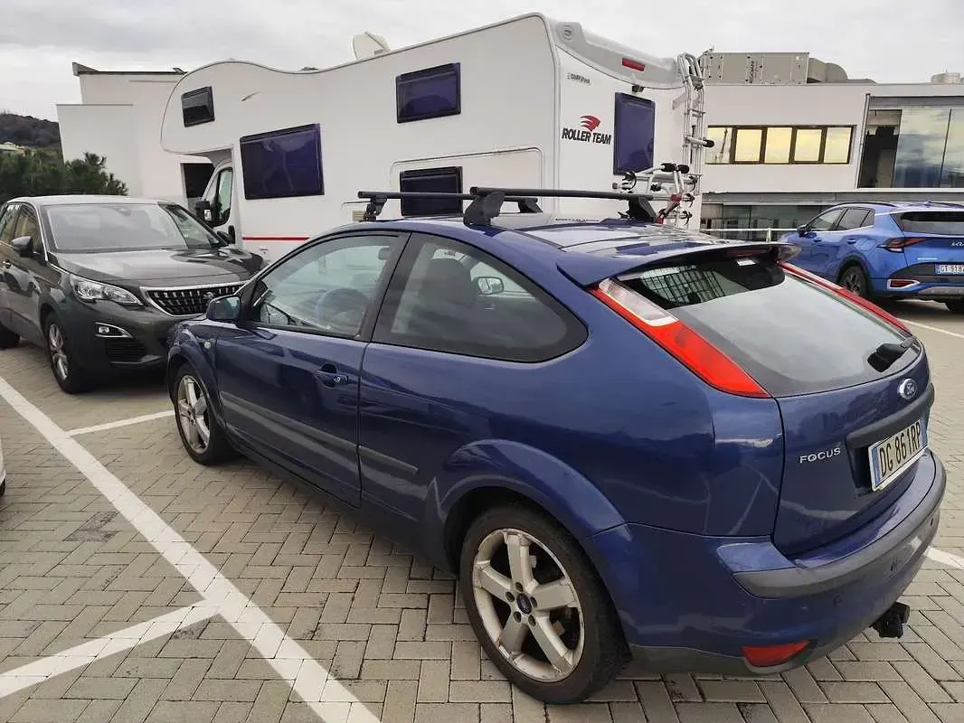 Usata Ford Focus 90 CV (66 kW) 2007 Blu Berlina
