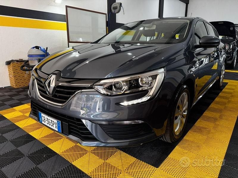 Usata Renault Mégane GrandTour Business 95 CV (69 kW) 2020 Blu Station wagon
