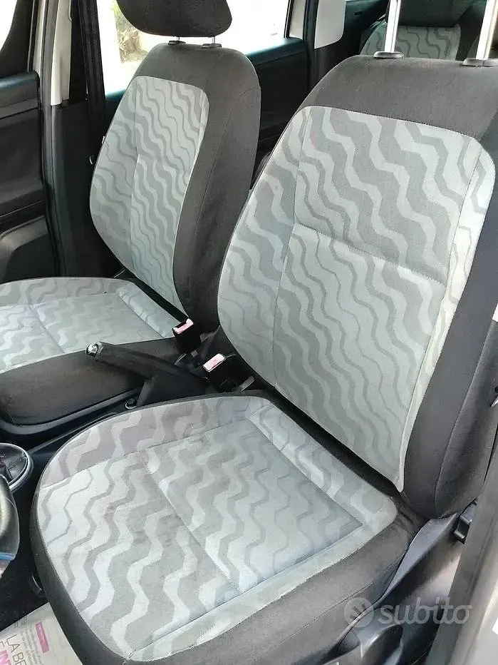 Usata Skoda Roomster Style 69 CV (50 kW) 2008 Grigio Monovolume