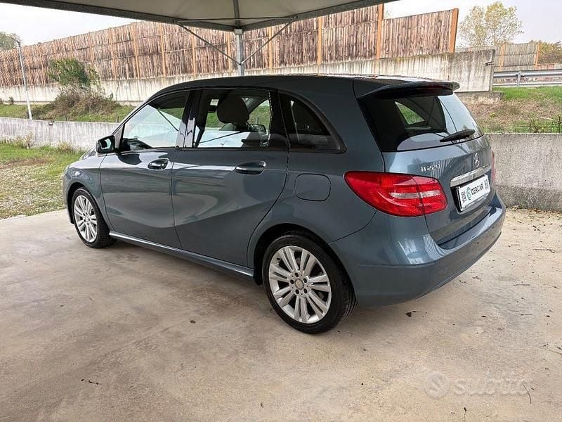 Usata Mercedes B220 184 CV (135 kW) 2013 Antracite Monovolume