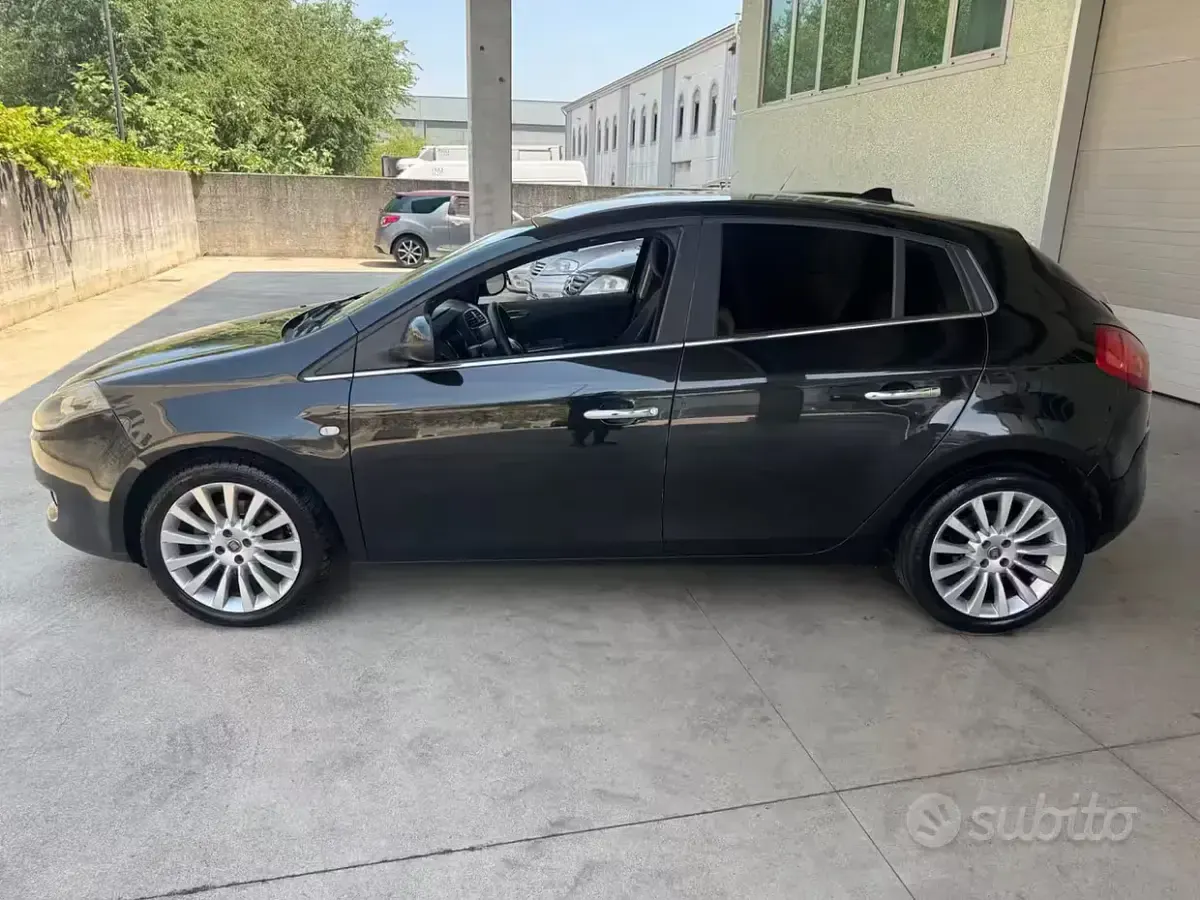 Usata Fiat Bravo Dynamic 120 CV (88 kW) 2011 Nero Utilitaria