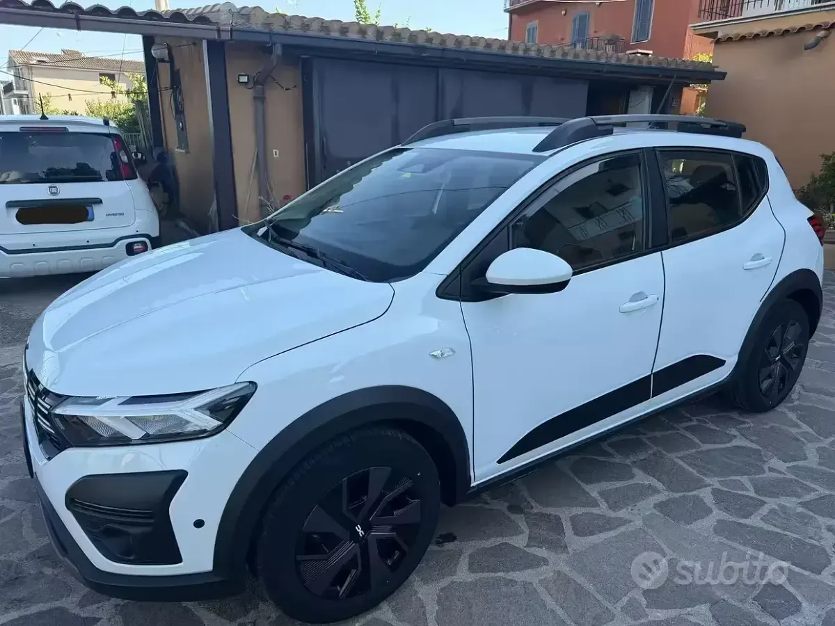 Usata Dacia Sandero Stepway 101 CV (74 kW) 2024 Bianco Berlina