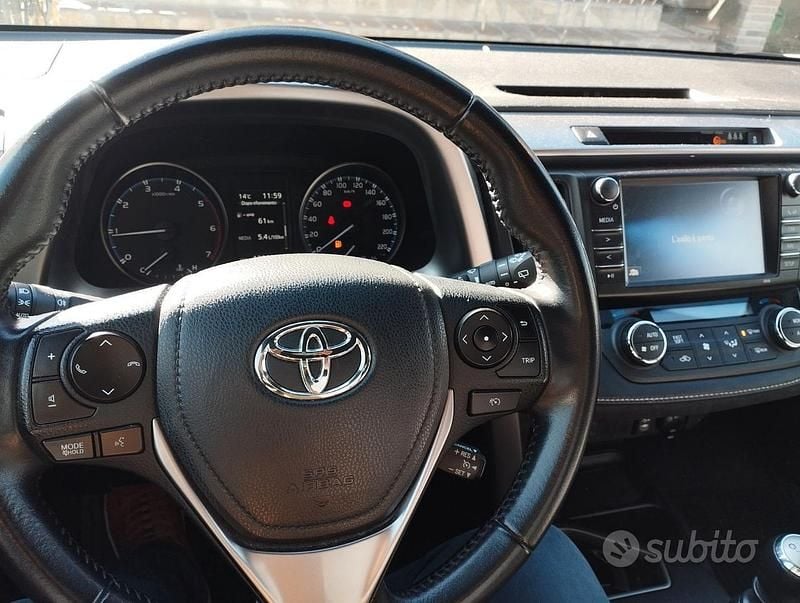 Usata Toyota RAV4 2016 Bianco SUV
