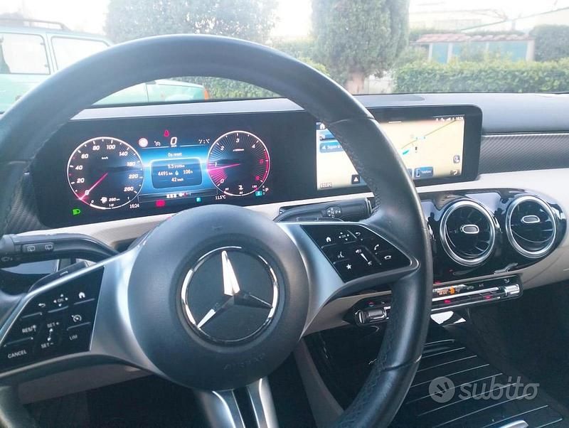 Usata Mercedes A180 Advanced Plus 136 CV (100 kW) 2023 Nero Utilitaria