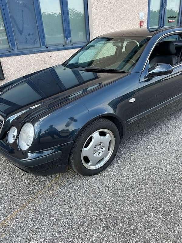 Usata Mercedes CLK320 Elegance 218 CV (160 kW) 1998 Blu/azzurro Coupé