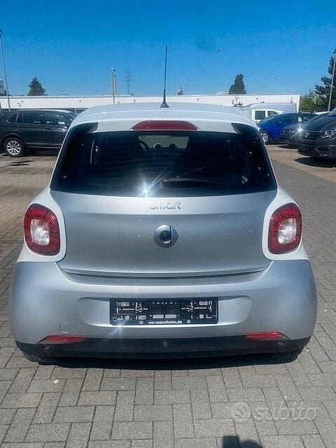 Usata Smart ForFour Passion 71 CV (52 kW) 2018 Grigio Utilitaria