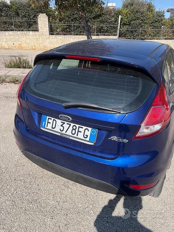 Usata Ford Fiesta 75 CV (55 kW) 2016 Blu Utilitaria