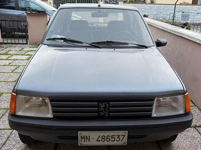 Usata Peugeot 205 54 CV (39 kW) 1994 Grigio Berlina