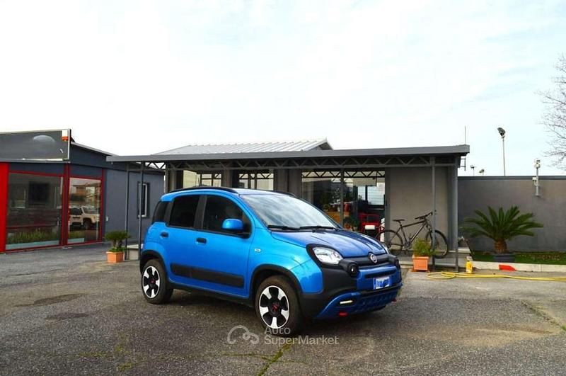 Usata Fiat Panda Cross Cross 69 CV (50 kW) 2024 Blu italia Utilitaria