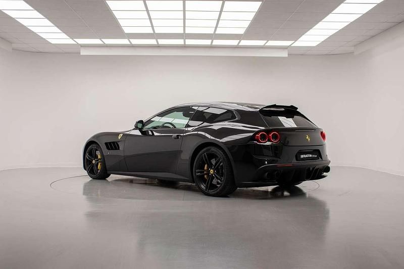 Usata Ferrari GTC4Lusso 689 CV (506 kW) 2017 Nero daytona Station wagon