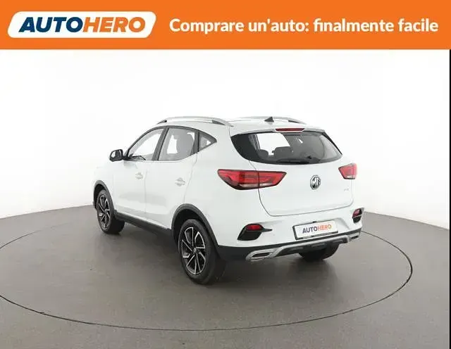 Usata MG ZS Luxury 111 CV (81 kW) 2023 Bianco SUV