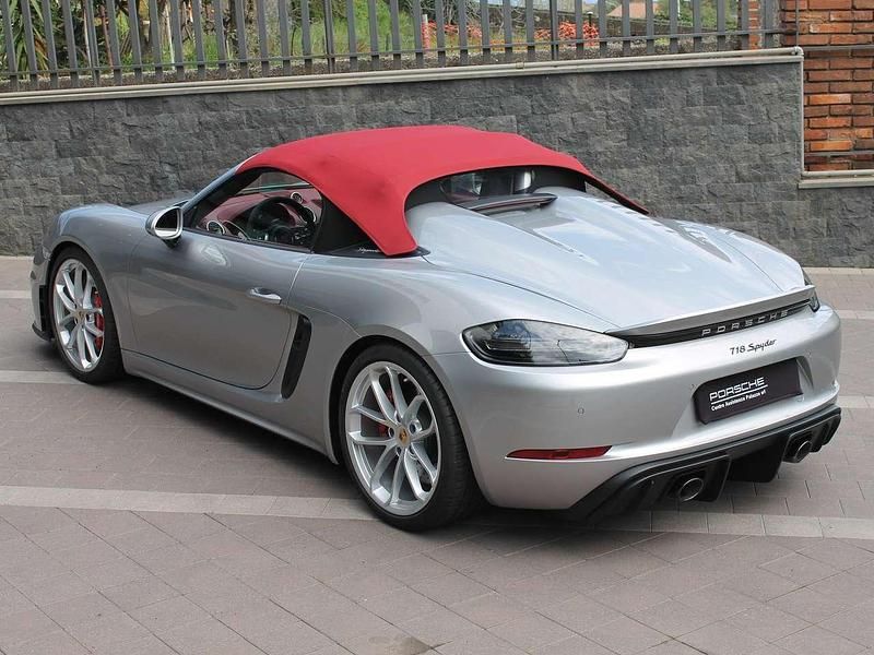 Usata Porsche 718 Spyder 420 CV (308 kW) 2021 Argento gt metallizzato Cabrio
