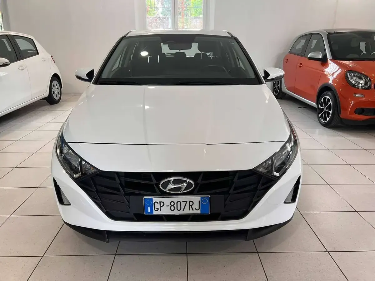 Usata Hyundai i20 84 CV (61 kW) 2023 Bianco Utilitaria