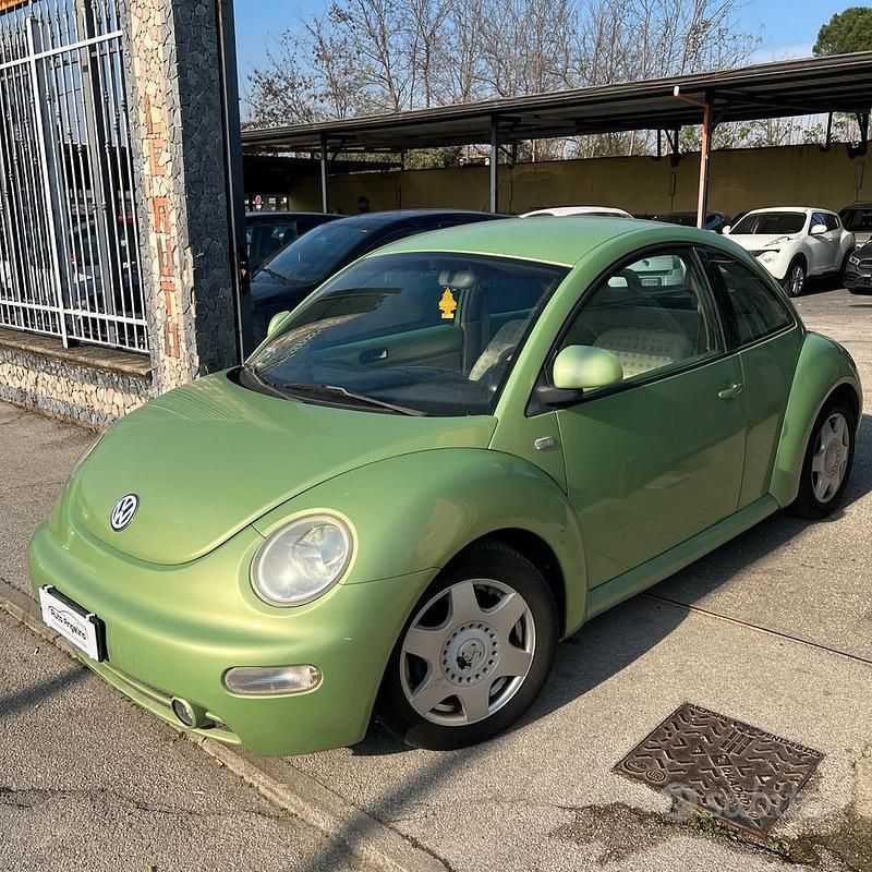 Usata VW New Beetle 90 CV (66 kW) 2000 Bianco Utilitaria