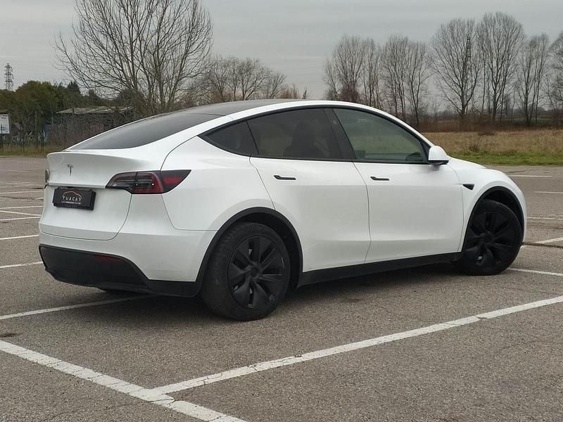 Usata Tesla Model Y Standard Range 250 kW (340 CV) 2024 Bianco SUV