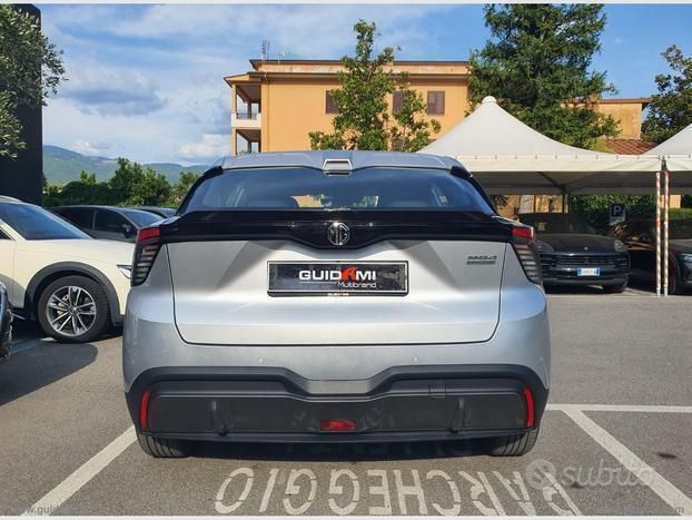 Usata MG MG4 EV 125 kW (170 CV) 2023 Argento Utilitaria