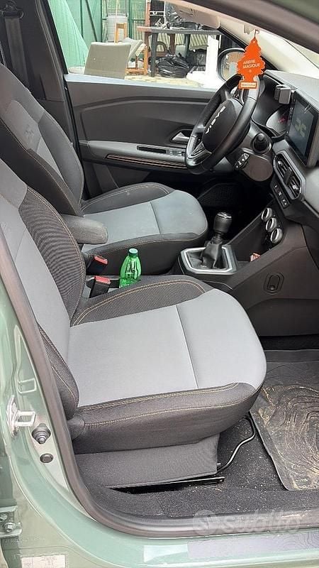 Usata Dacia Sandero 2024 Verde Berlina